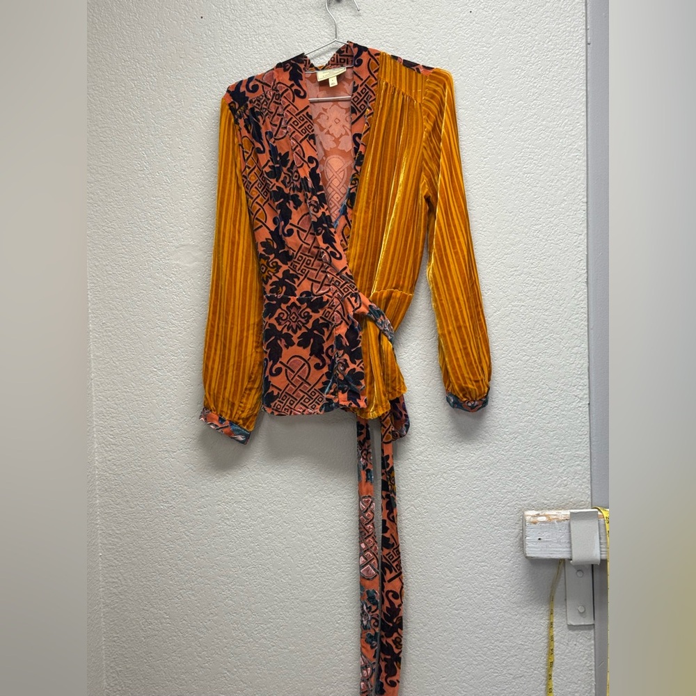 Moulinette Soeurs Teal Blue and Orange Floral Button Detail Top pit 22 L 25 Med